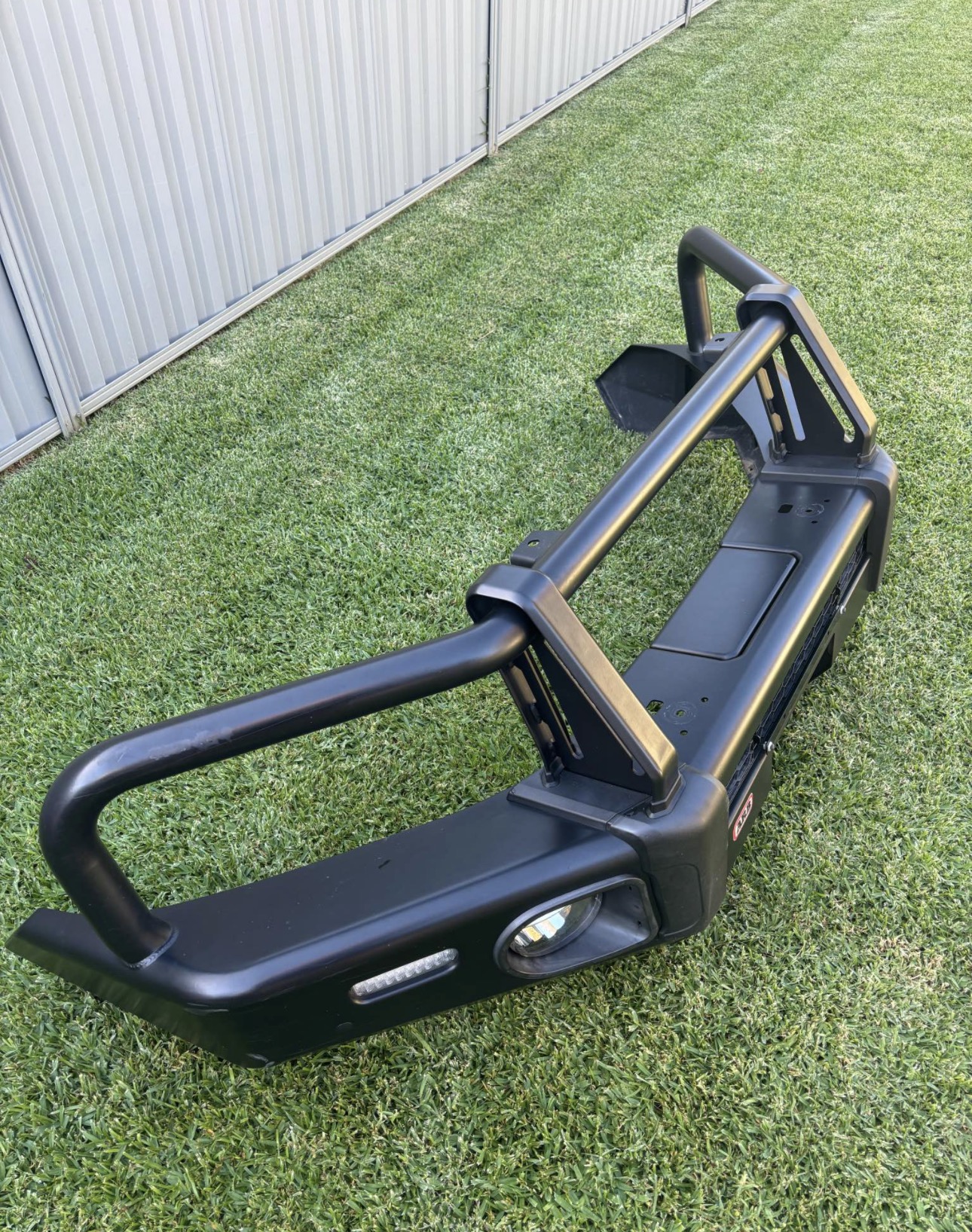 ARB Deluxe Bull Bar – Toyota Hilux N80 (2015-2022) - Image 2